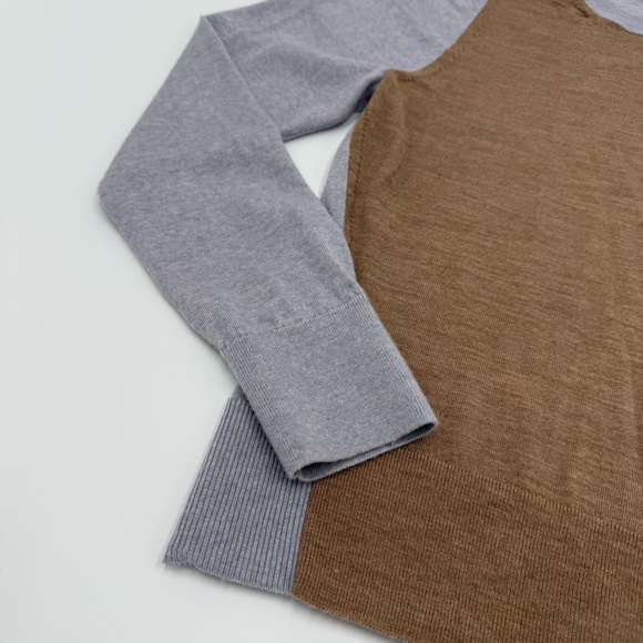 Banana Republic Women’s Camel Gray Contrast Women's Merino Wool Sweater Small P - Picture 6 of 11